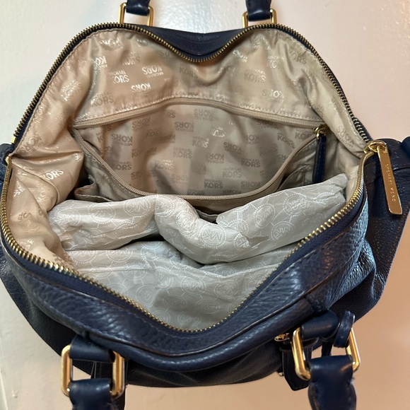 Michael Kors purse - Picture 5 of 8